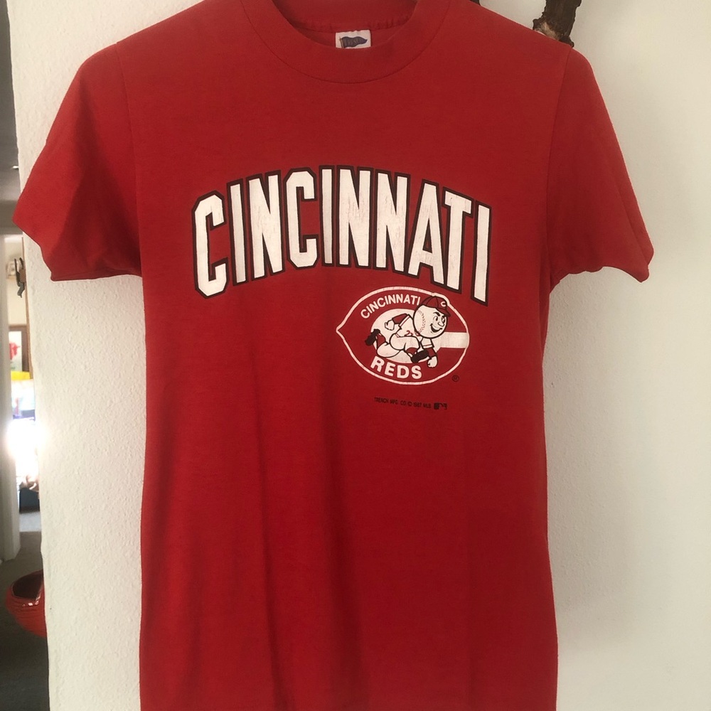 Vintage 1987 Cincinnati Reds Baseball Red Graphic T-Shirt